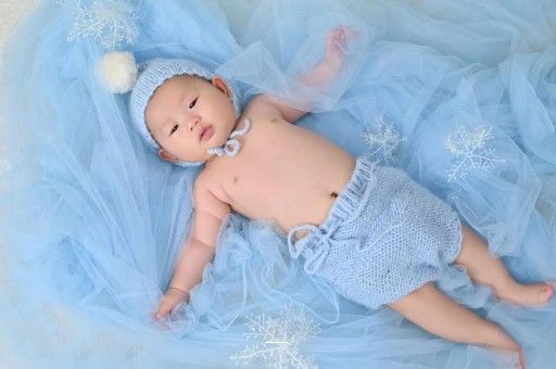 镇江满月宝宝放屁臭 镇江满月宝宝放屁臭